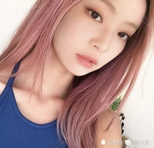 jennie终于换了新发色,女神粉色头发好看吗