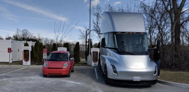 特斯拉还好吗?今年更新 roadster和semi 电动卡车!