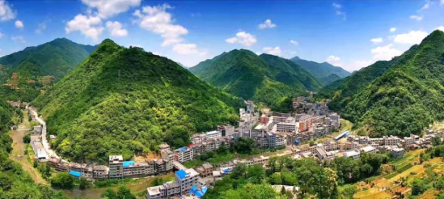 素有秦楚边关,陕南竹乡之称的 旬阳县铜钱关镇, 可谓山清水秀,风景
