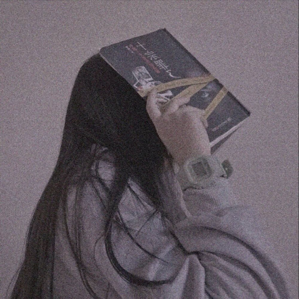 甜甜的闺蜜头像:人生就是苟且和你,一起谈诗和远方!