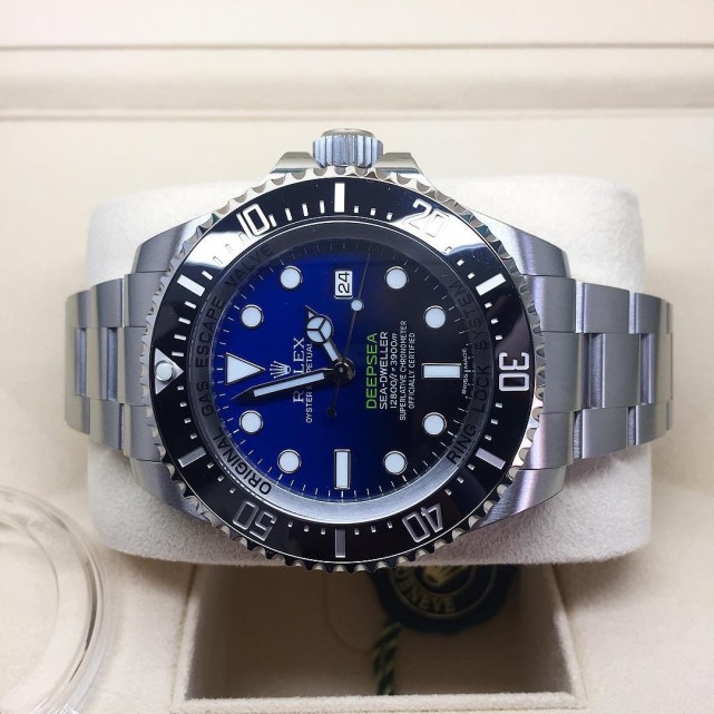 海使型(sea-deweller)和潜航者型(submariner)都是