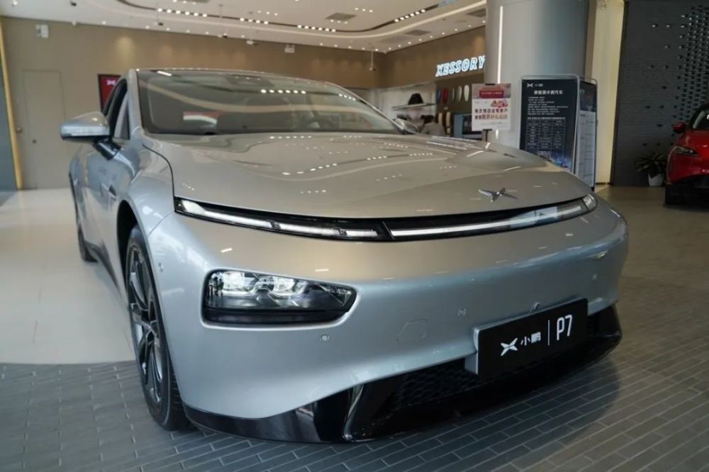 小鹏p7上市主打技术牌 特斯拉接不接招