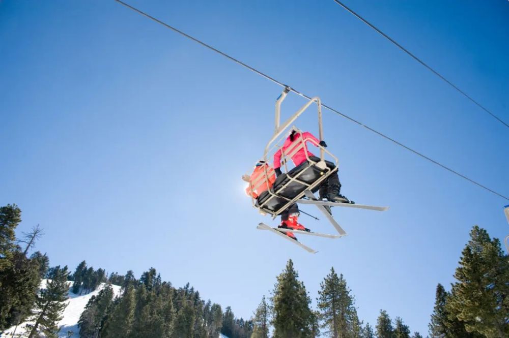 chair lift 吊椅式缆车