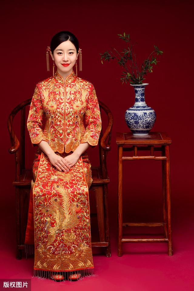 唐朝婚纱照_凤冠霞帔婚纱照图唐朝