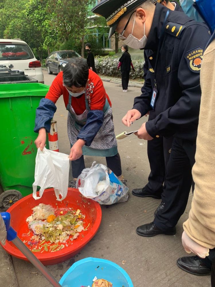 首次!宁波在中心城区试点厨余垃圾"破袋投放"
