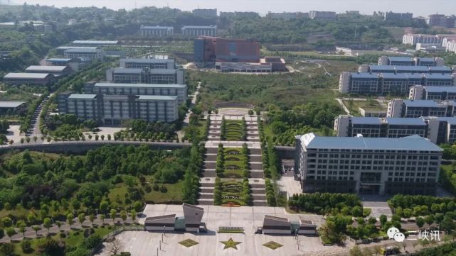 今天,重庆三峡学院校园消杀迎复课!