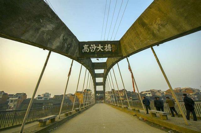 载入桥梁史的中国大桥,设计师仅有初中水平,全程没有一个桥墩