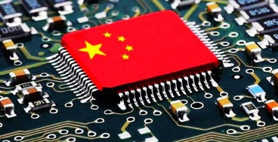 美国开始慌了!华为5nm芯片开始量产,芯片战进入白热化