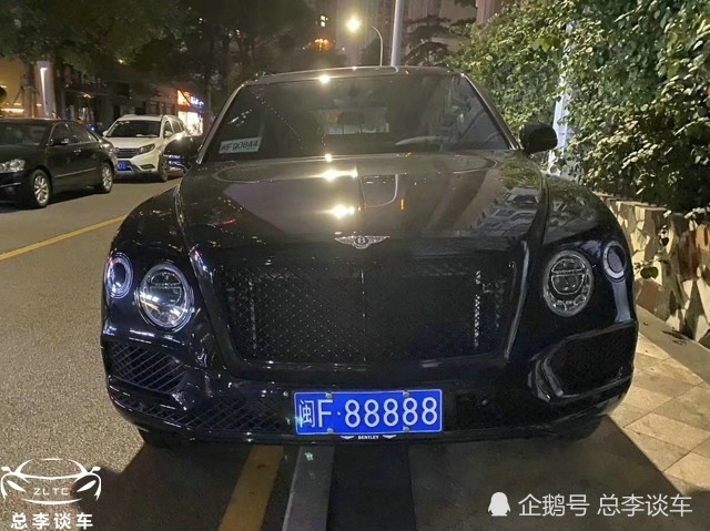 0版本,而是4.0 v8黑武士版本,车牌估值277万.