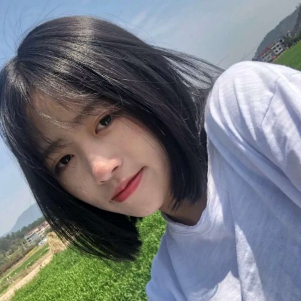 原宿风女生头像:夏日的晚霞,是浇着红油的小龙虾壳