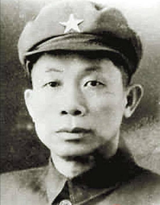 琼崖纵队司令员兼政委冯白驹