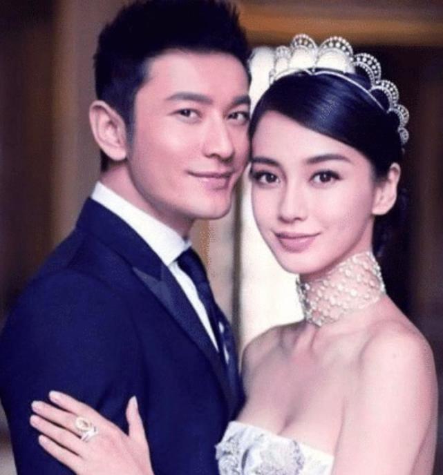 黄晓明把结婚照做成铜像,自己部分精雕细琢,老婆的脸