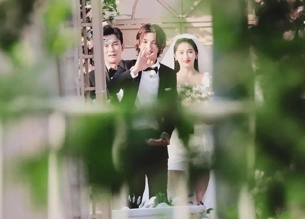 杨颖同款婚纱_杨颖同款发型(3)