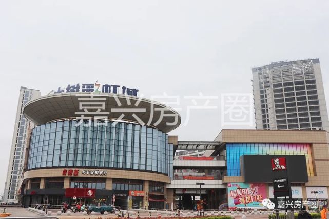 北大附属嘉兴实验学校 【商业设施】地块靠近晶晖酒店,距离大树彩虹城