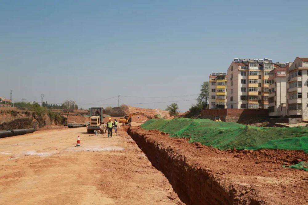 新建路(南内环—泫氏街)段工程项目自3月10日复工以来,他们科学防疫