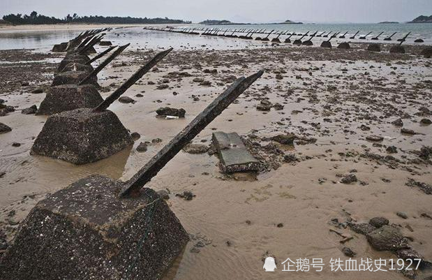 海滩上的桩砦