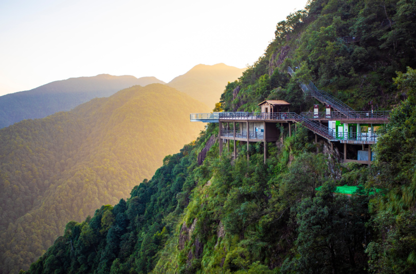 安远三百山加入赣州旅游年卡啦!一起去爬山吗?免费的那种!