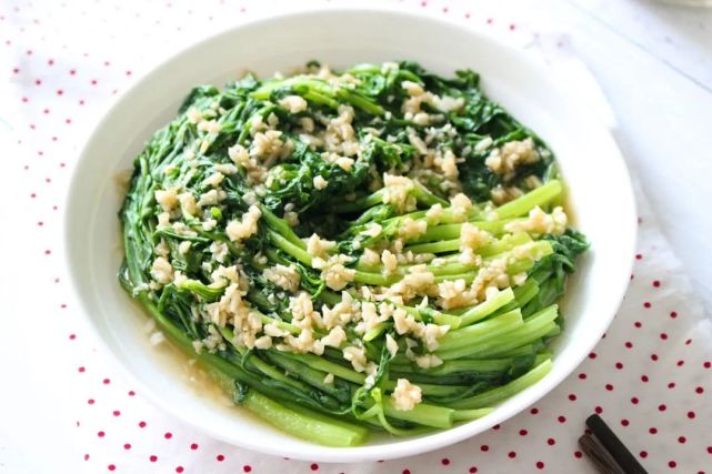 蒜蓉茼蒿 图文   悦悦玉食 茼蒿 适量 大蒜 适量 蚝油 适量