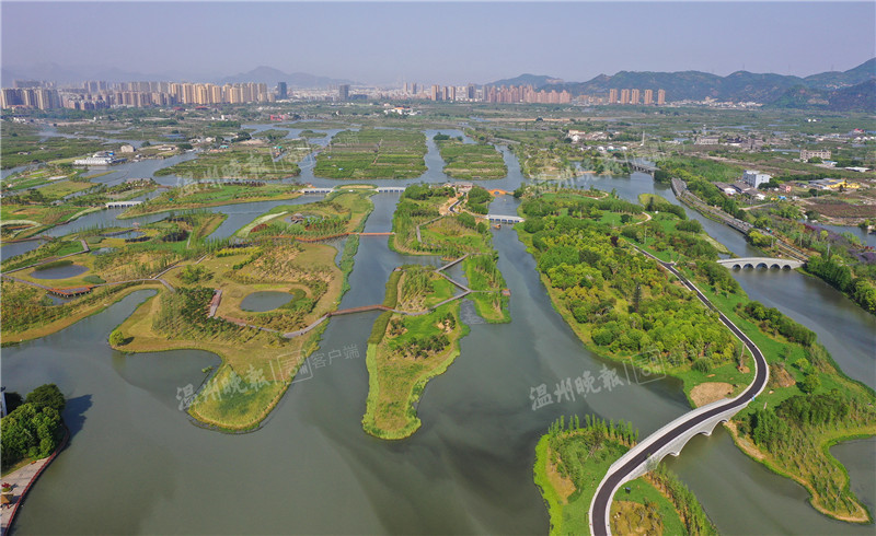 南仙堤 "小环线"中,连接花岛花溪至湿地北广场的一段园路系今年新近