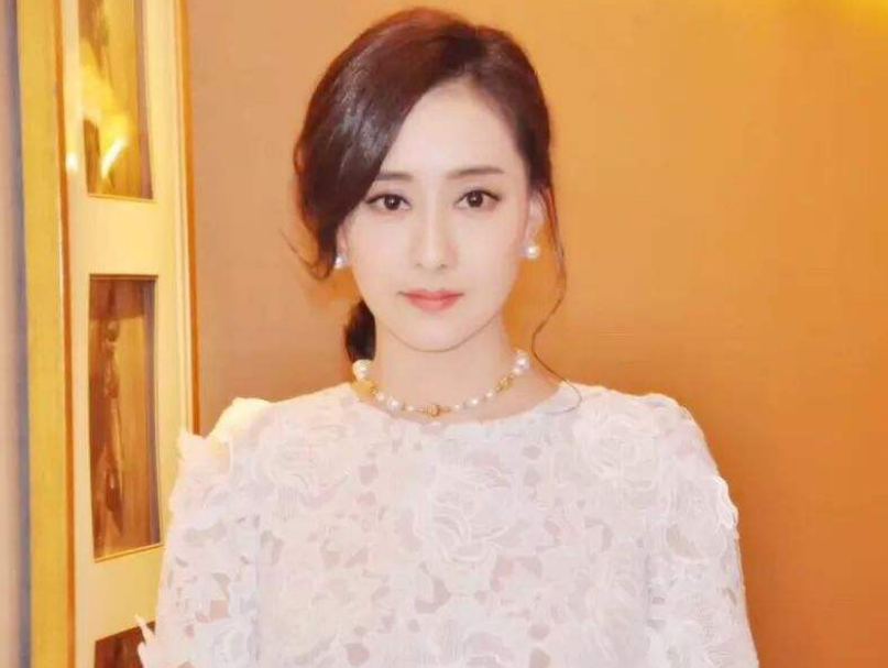 陈德容结束豪门婚姻,46岁优雅从容,依旧期待恋爱