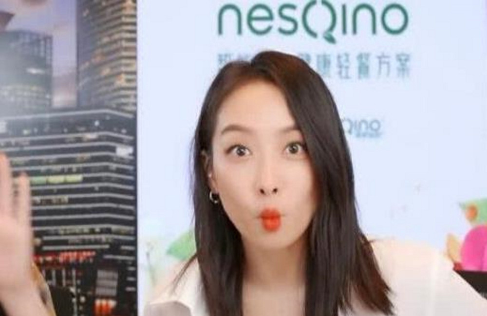 宋茜偶像包袱掉一地,与薇娅跳魔性舞蹈,学到精髓笑坏网友