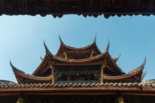 你可以选择漫步纯阳观,五津廊桥 感受历史的厚重感