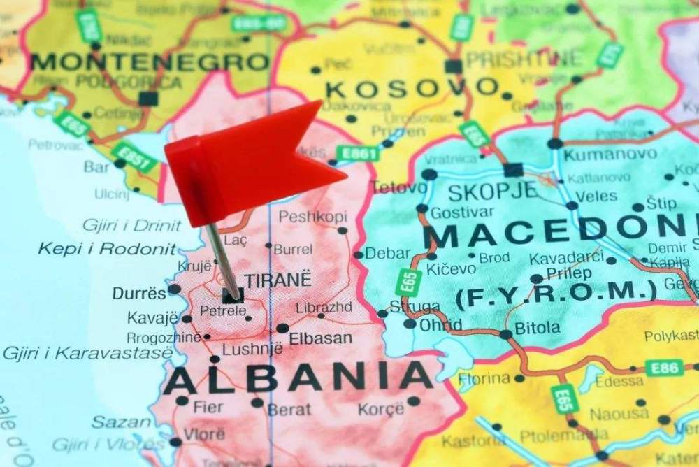 碉堡之国—不足300万人口的阿尔巴尼亚,为何建有36万个碉堡?