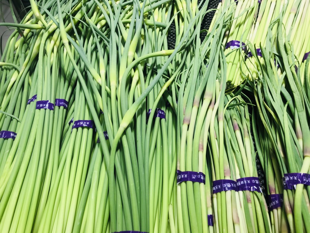 去超市买蒜苔时,遇到这3种蒜苔,就算多便宜也不要买