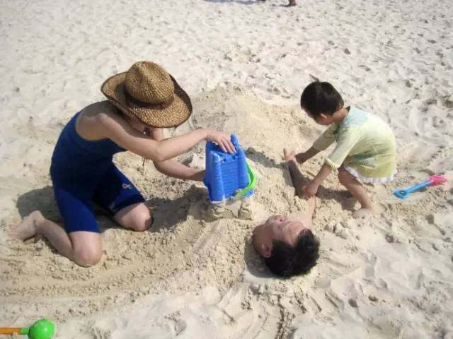 为什么不要把身体埋在沙子里救护人员不仅危险还容易丧命