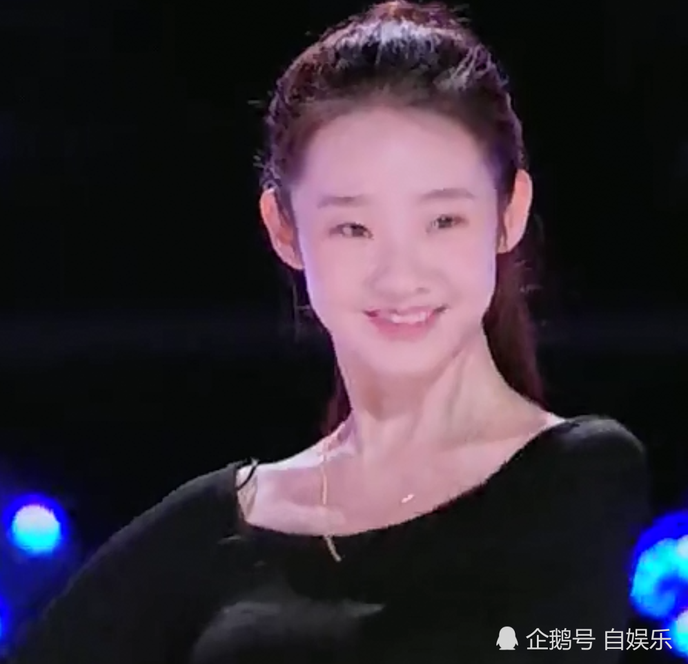 张艺凡长相寡淡看清和其他选手同框的侧颜才懂女演员的优越