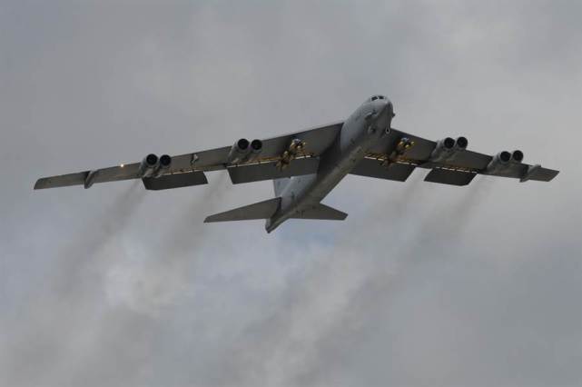 b-52h"同温层堡垒"式战略轰炸机.(图/美国空军)