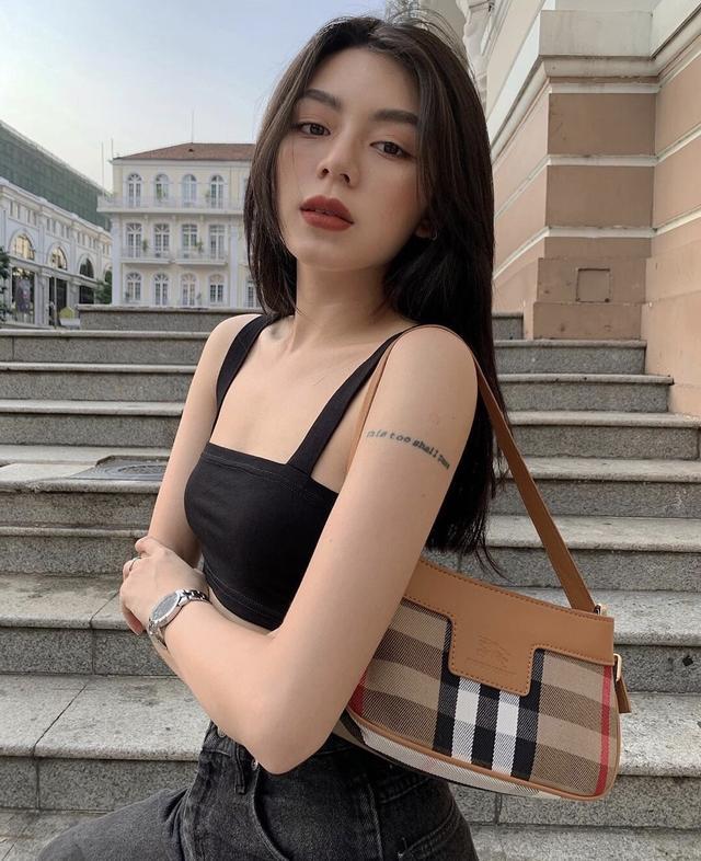 穿的了高街也可以性感,颜值高又会搭,这个越南博主太宝藏了