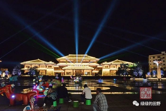 荥经颛顼广场五一漂亮夜景