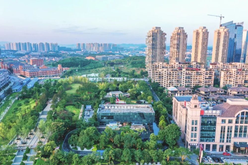 观山湖区全省经济总量排名_贵阳观山湖区图片(3)