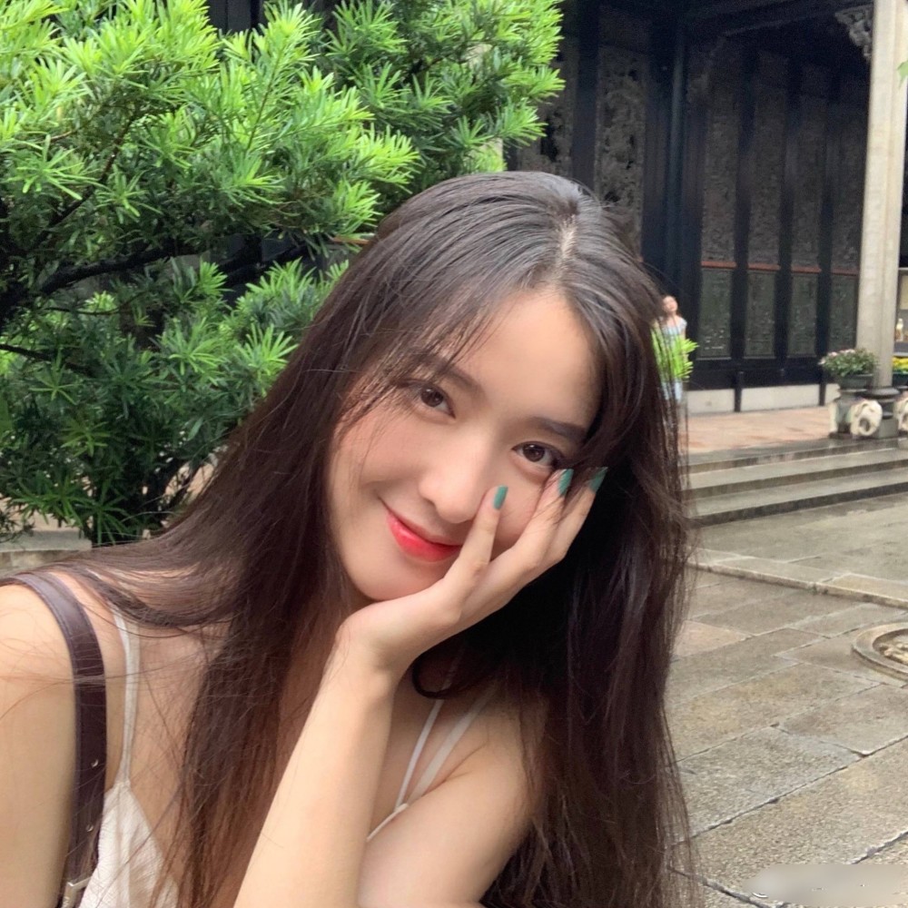 "最美篮球女孩"仲秋秋引发热议!她凭什么一夜爆火成为女神?