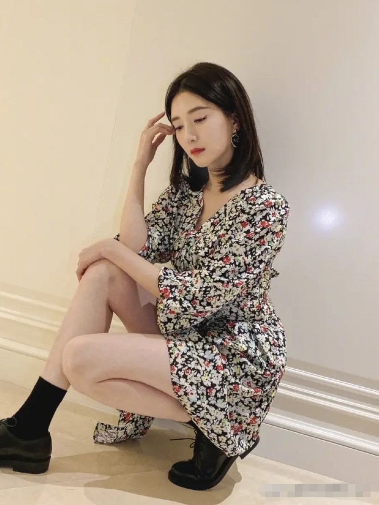 “曹皇后”江疏影褪下朝服换上碎花小裙子超清新,真的好养眼,江疏影,碎花裙 “曹皇后”江疏影褪下朝服换上碎花小裙子超清新,真的好养眼,江疏影,碎花裙
