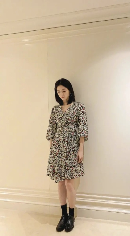 “曹皇后”江疏影褪下朝服换上碎花小裙子超清新,真的好养眼,江疏影,碎花裙 “曹皇后”江疏影褪下朝服换上碎花小裙子超清新,真的好养眼,江疏影,碎花裙