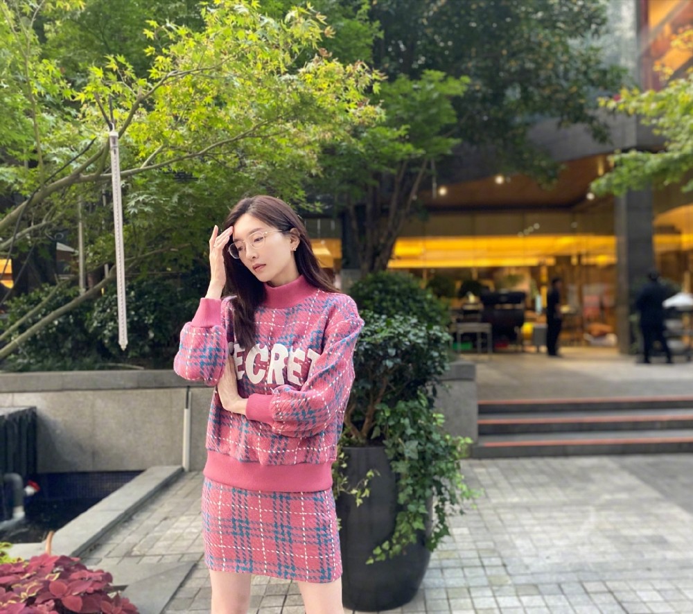 “曹皇后”江疏影褪下朝服换上碎花小裙子超清新,真的好养眼,江疏影,碎花裙 “曹皇后”江疏影褪下朝服换上碎花小裙子超清新,真的好养眼,江疏影,碎花裙