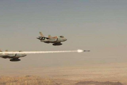 以色列空袭伊朗基地失败,俄制导弹猛烈开火,20个目标