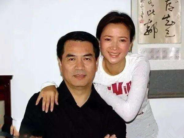 何晴:和刘威相恋5年,嫁给3婚许亚军,51岁得脑瘤丈夫不离不弃