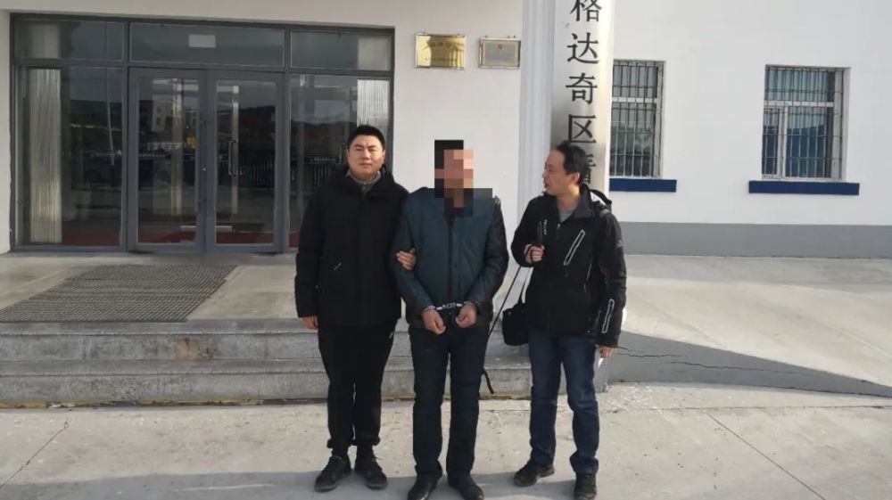 抓捕加格达奇案件嫌疑人 在对犯罪嫌疑人进行审讯时,夏斌经常遇到