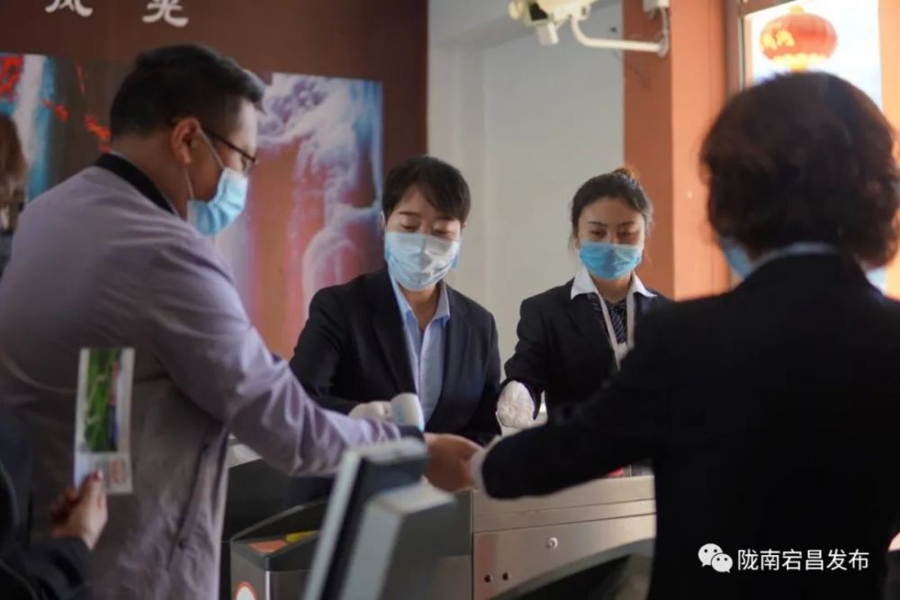 喜游董事长_董事长办公室图片