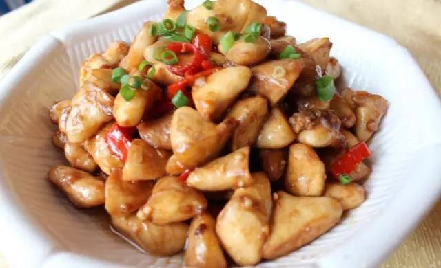 女子在广州就诊 从脑袋取出9厘米长活虫还有虫