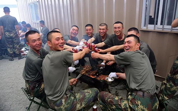 五一小长假,欢迎来到"军营美食节"逛吃逛吃