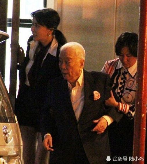 刘嘉玲:与许晋亨相恋2年,却为了梁朝伟舍弃豪门,并和闺蜜闹翻