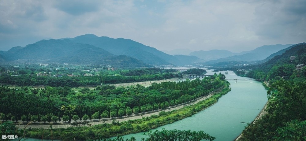 由我国古代著名水利专家李冰主持修建的都江堰水利工程也是古代中国