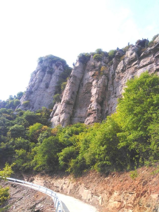 藏在深闺人未识:巩义大山深处的美景——南岭鸡冠山