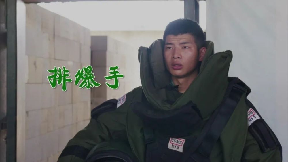 用青春与奋斗书写最美军旅