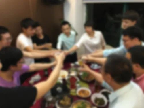 齐齐哈尔一饭店办酒席,40多人聚餐!