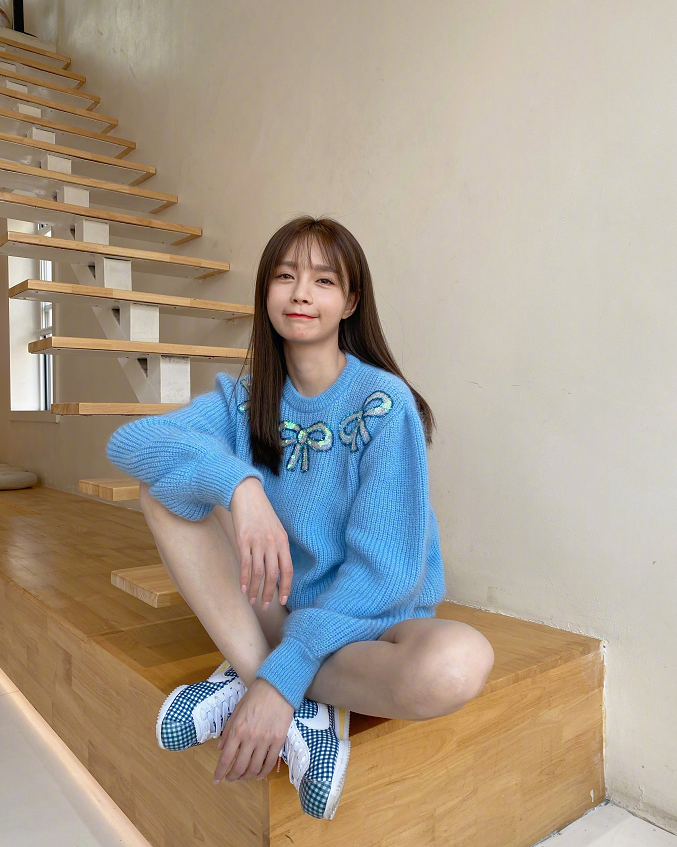 沈梦辰为何每次出镜都是齐刘海?当她换成三七分后,上帝是公平的